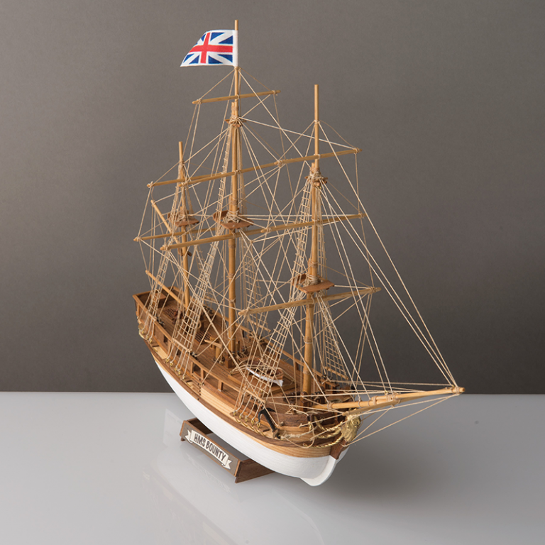 HMS Bounty Model Kit 1 to 130 Scale – Corel (SM104)