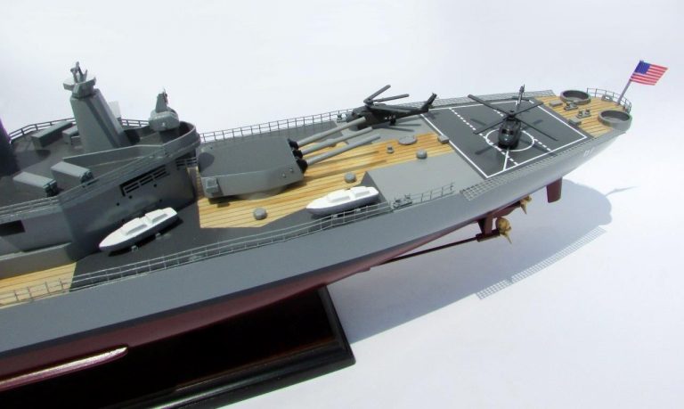 Uss Iowa - BB61 model boat