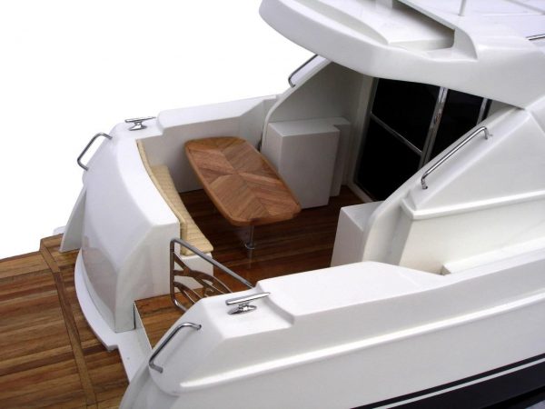 Riviera 4700 Model Boat - GN