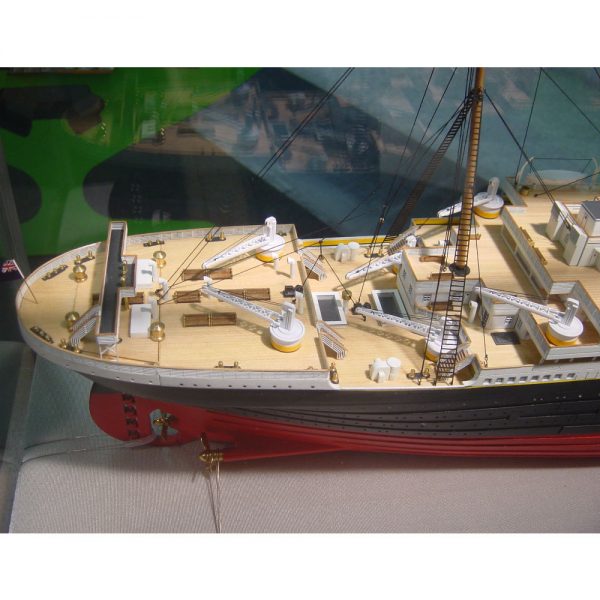 Titanic Model Kit No 4 (Upper Superstructure) - Mantua Models (728)