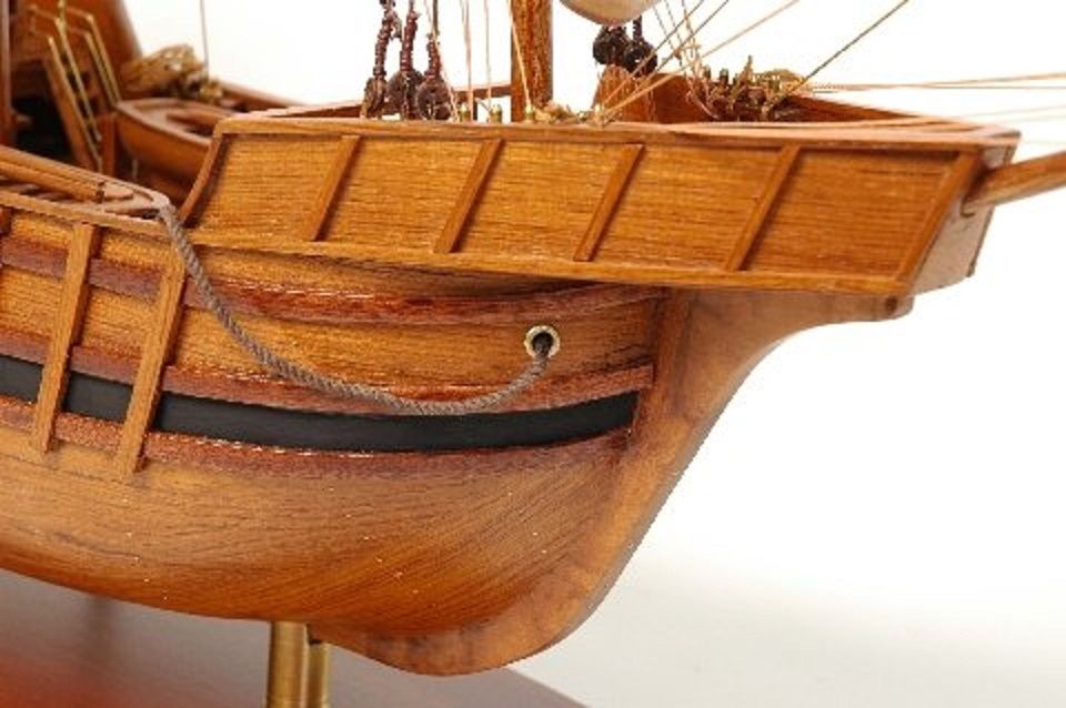138-8578-Santa-Maria-Model-Ship-Superior-Range.jpg