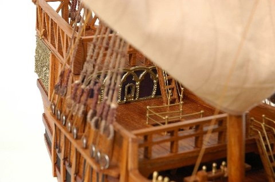 138-8580-Santa-Maria-Model-Ship-Superior-Range.jpg