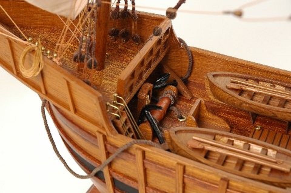 138-8581-Santa-Maria-Model-Ship-Superior-Range.jpg