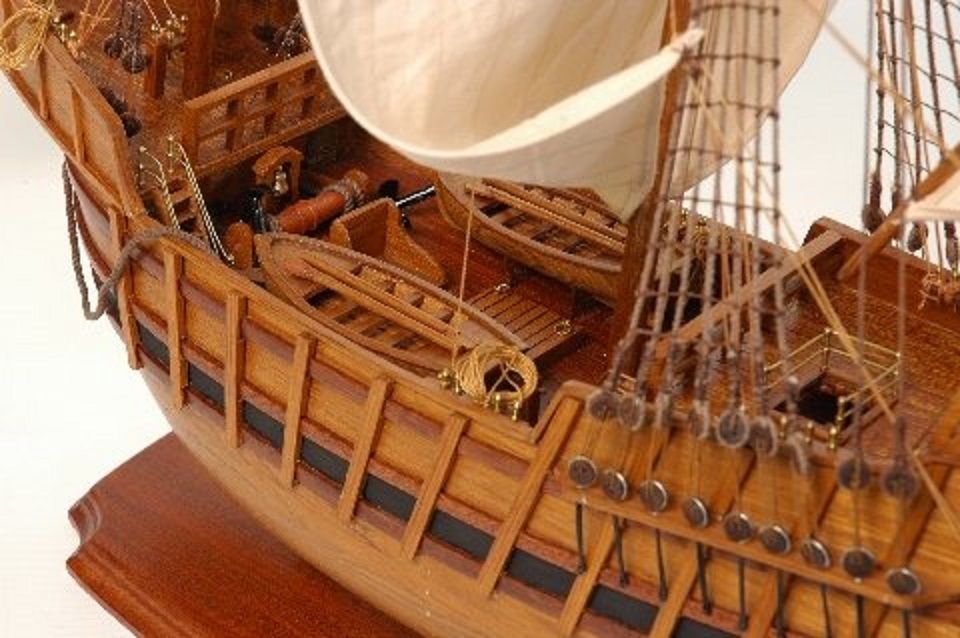 138-8583-Santa-Maria-Model-Ship-Superior-Range.jpg