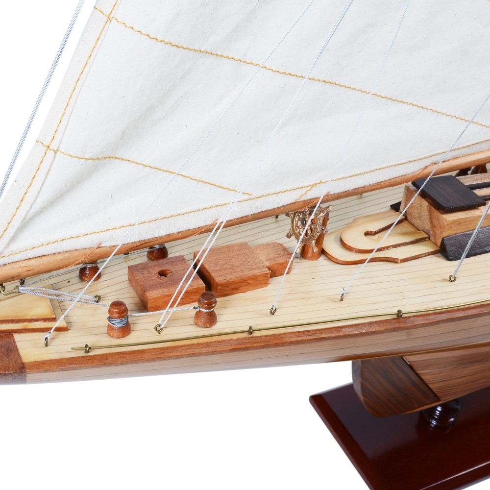 Y018 Endeavour 40 Inch Sailboat Model L03