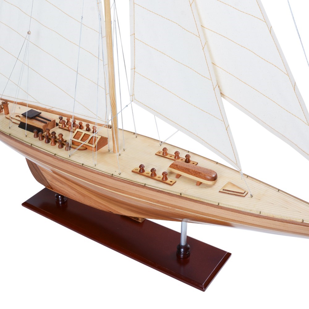 Y018 Endeavour 40 Inch Sailboat Model L04