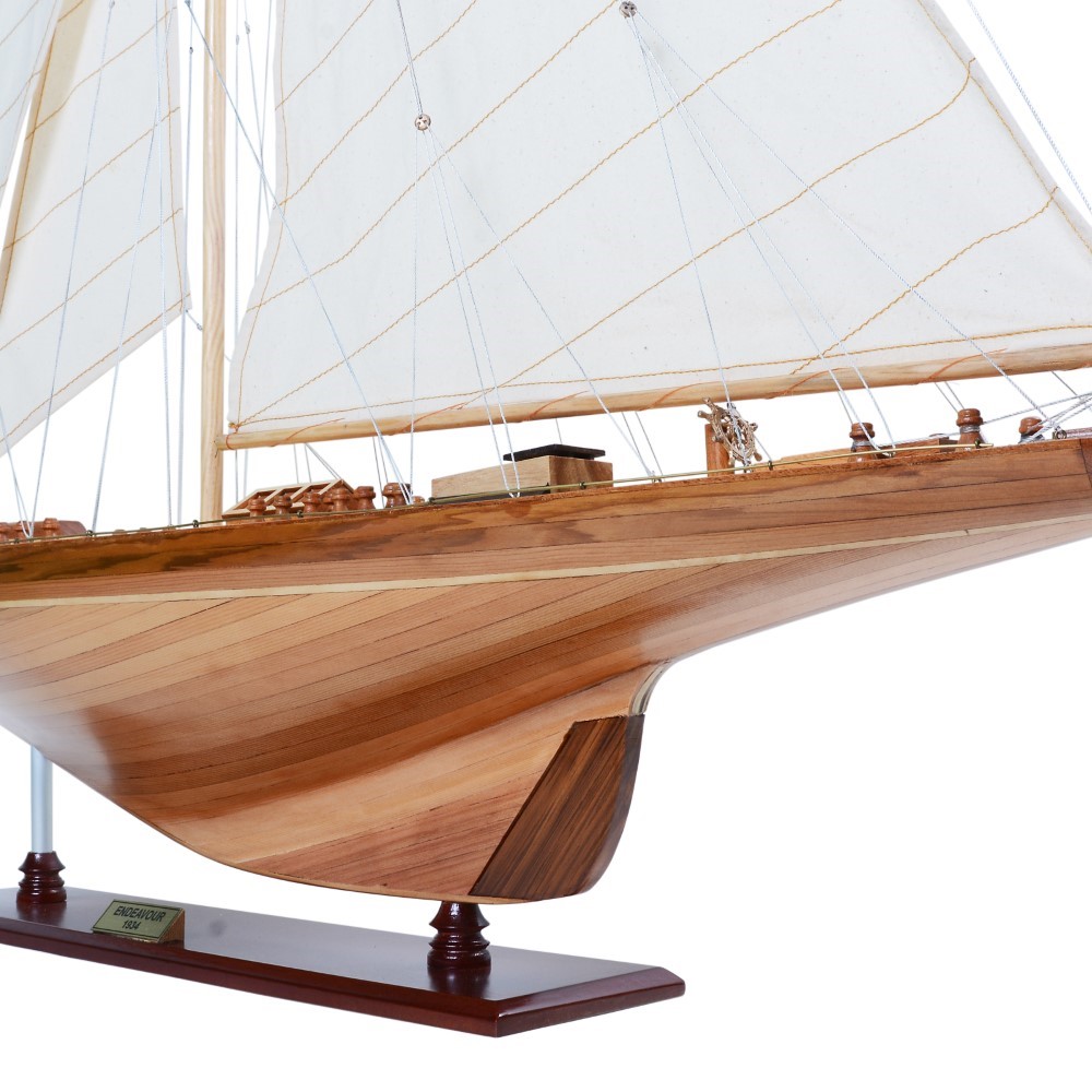 Y018 Endeavour 40 Inch Sailboat Model L06