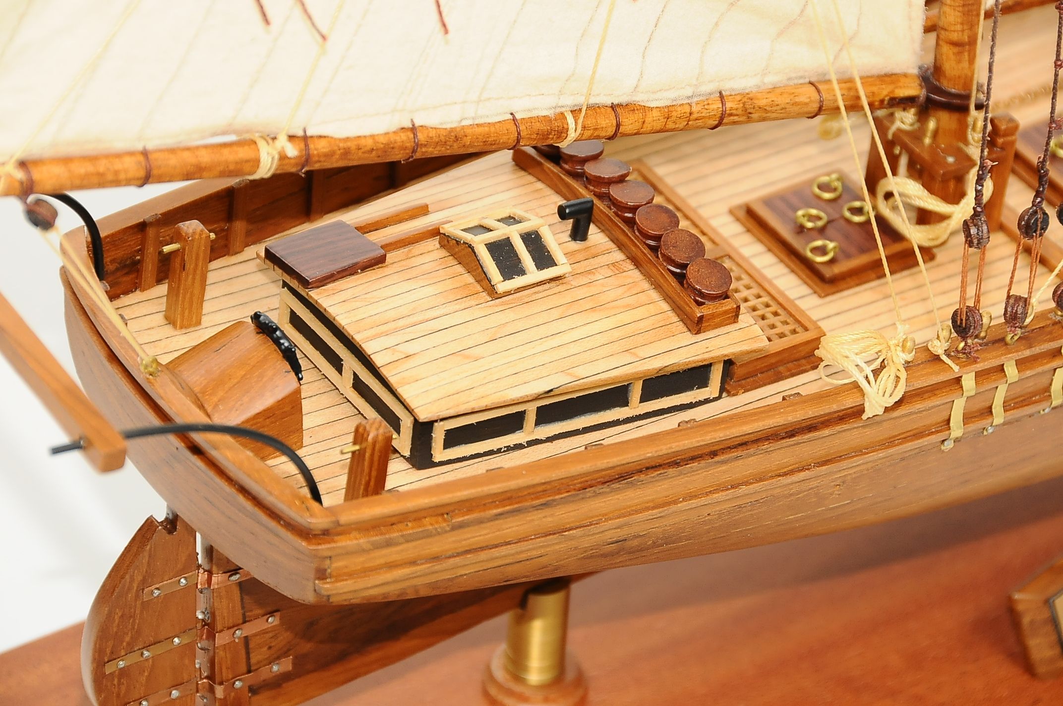 122-8274-Flying-Fish-Model-Ship-Superior-Range