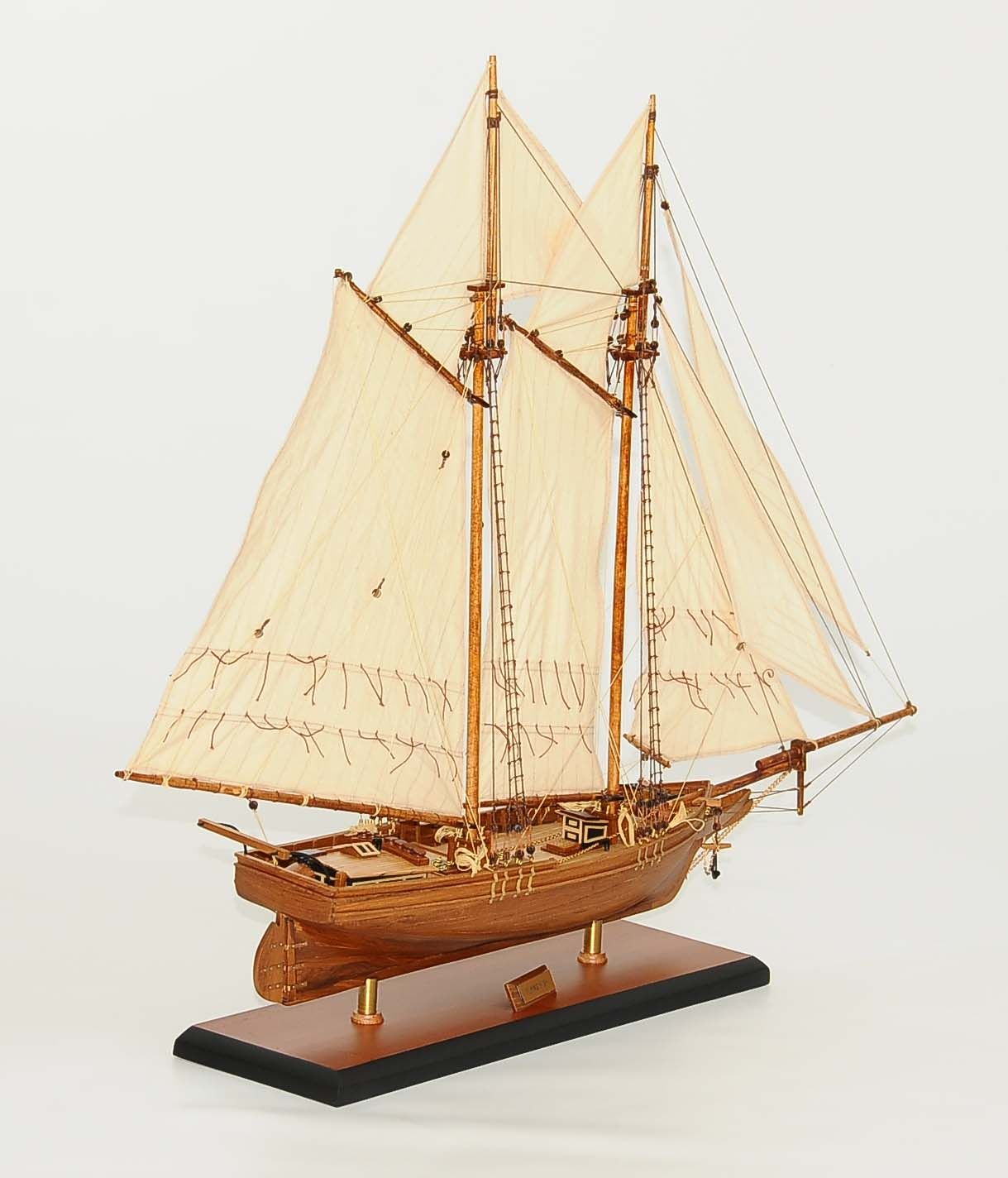 122-8276-Flying-Fish-Model-Ship-Superior-Range