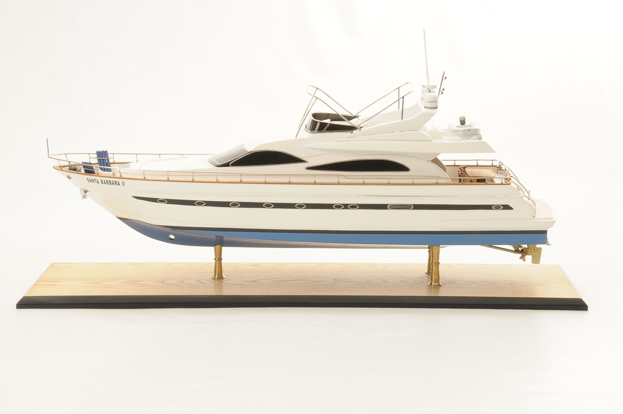 1236-6344-Astondoa-72-GLX-Motor-Yacht-Premier-Range