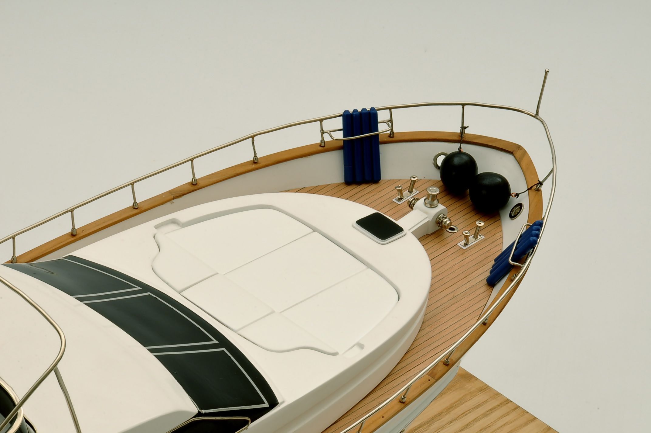 1236-6352-Astondoa-72-GLX-Motor-Yacht-Premier-Range