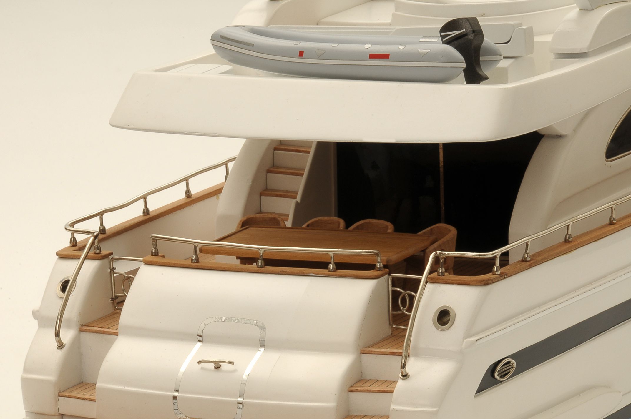 1236-6353-Astondoa-72-GLX-Motor-Yacht-Premier-Range