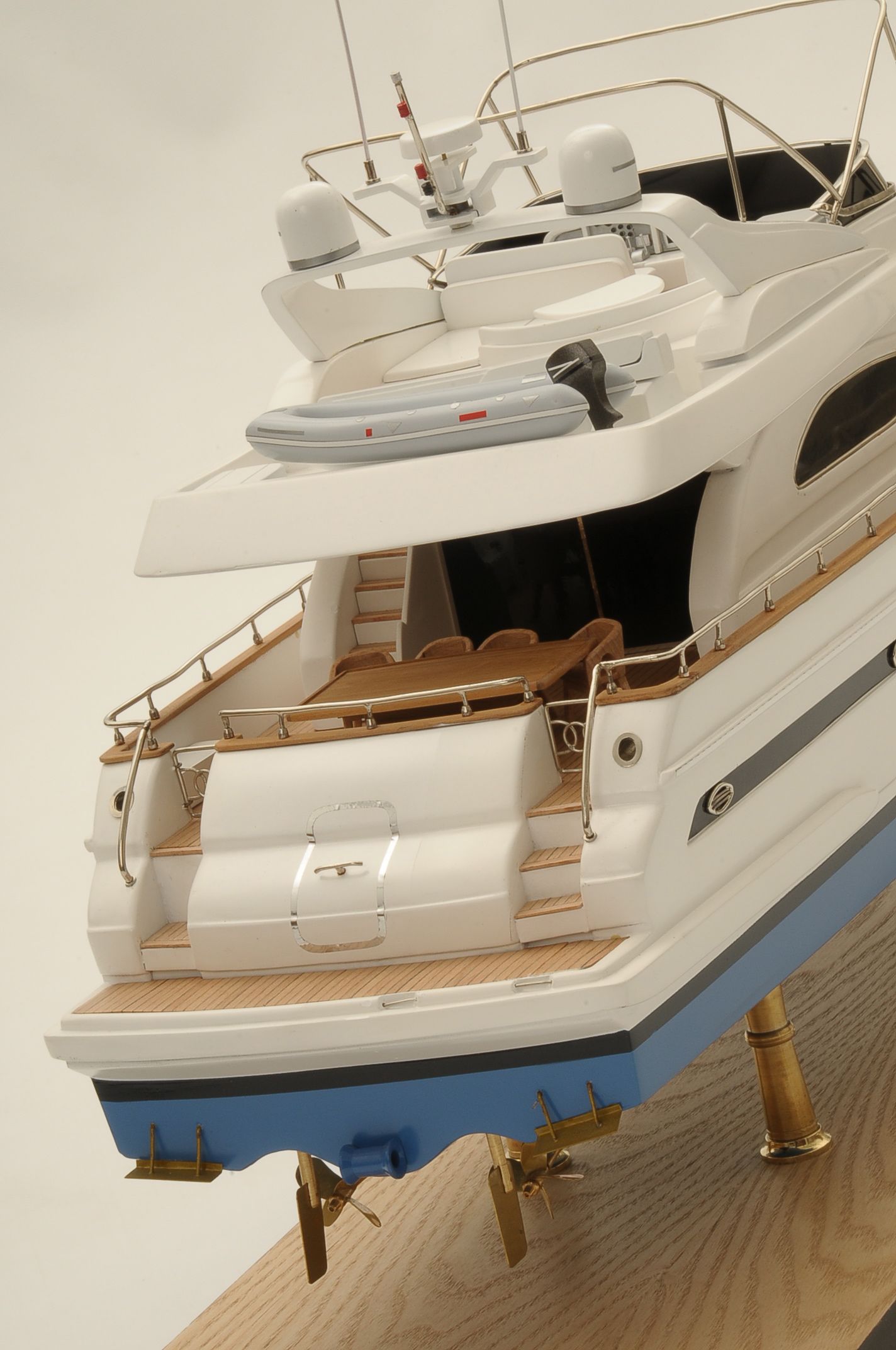 1236-6354-Astondoa-72-GLX-Motor-Yacht-Premier-Range