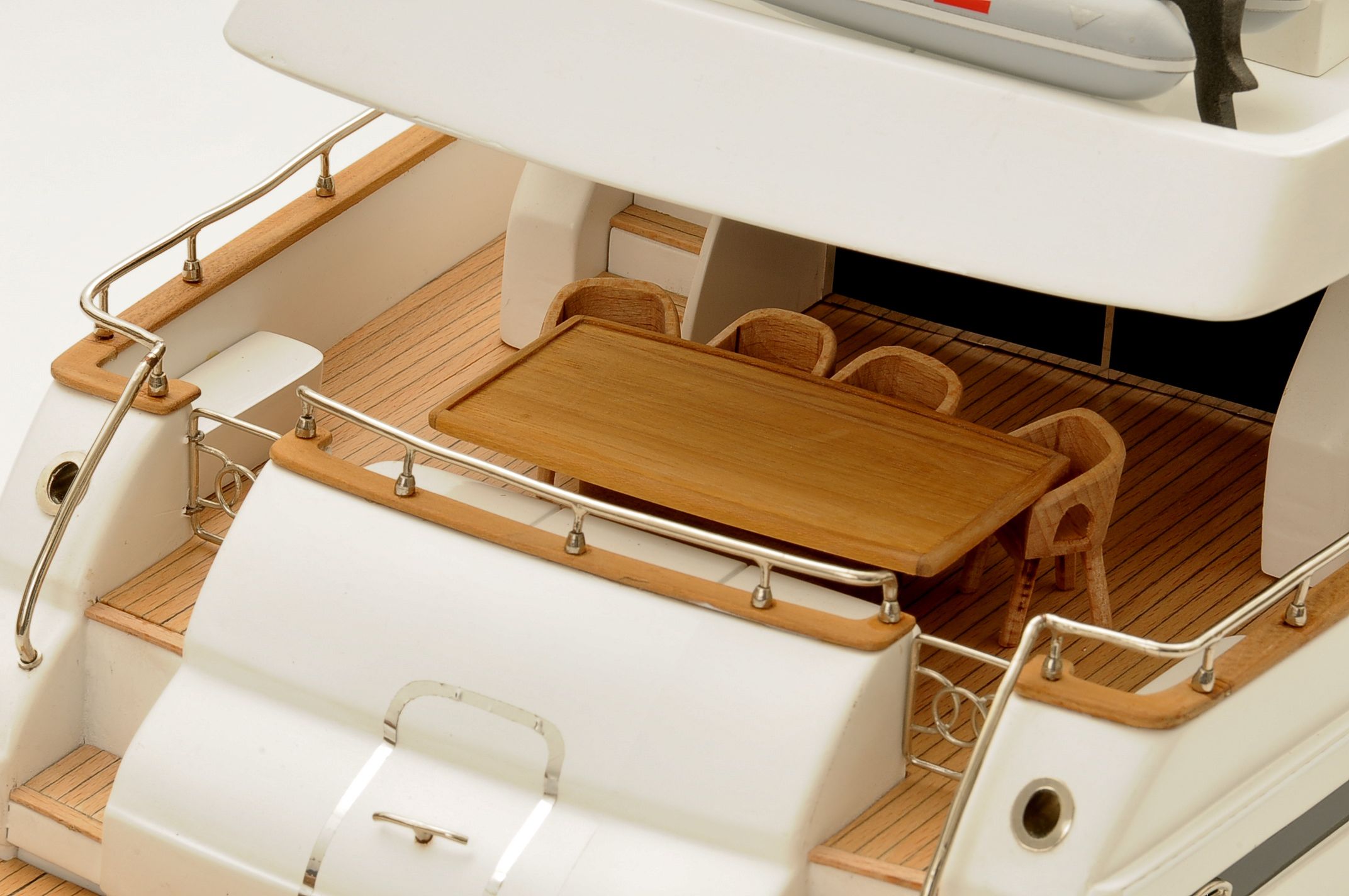 1236-6359-Astondoa-72-GLX-Motor-Yacht-Premier-Range