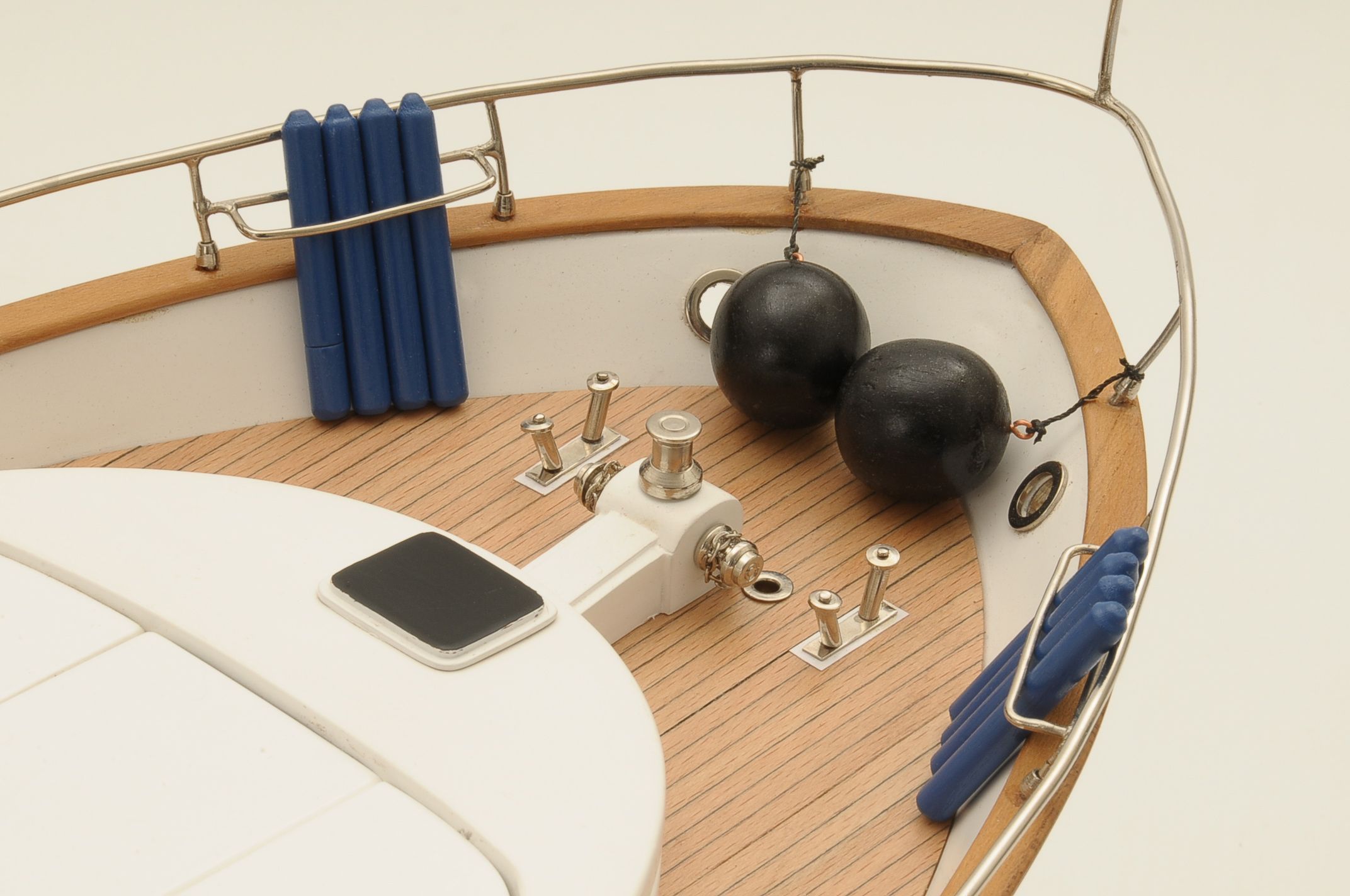 1236-6361-Astondoa-72-GLX-Motor-Yacht-Premier-Range