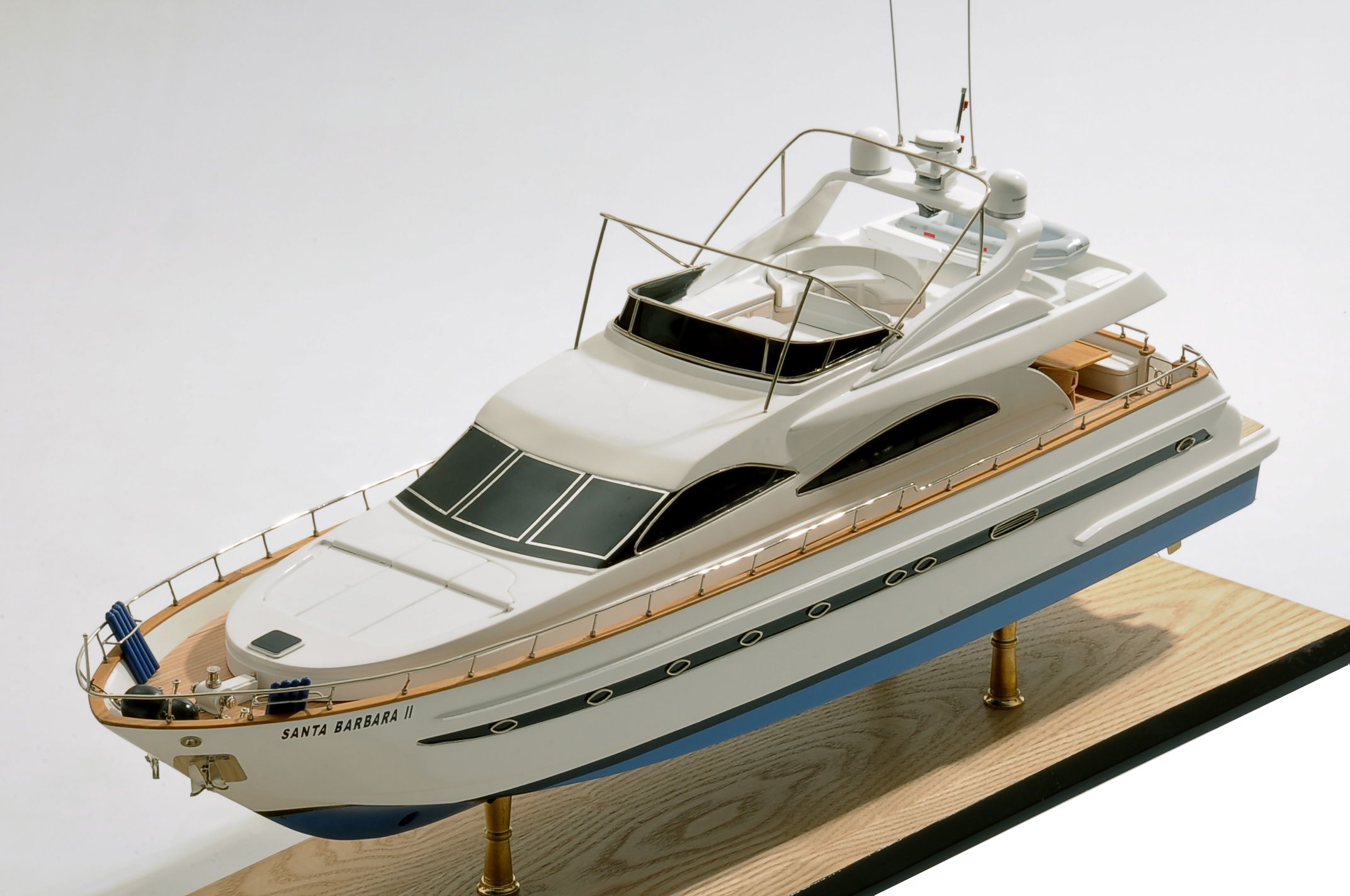 1236-6364-Astondoa-72-GLX-Motor-Yacht-Premier-Range