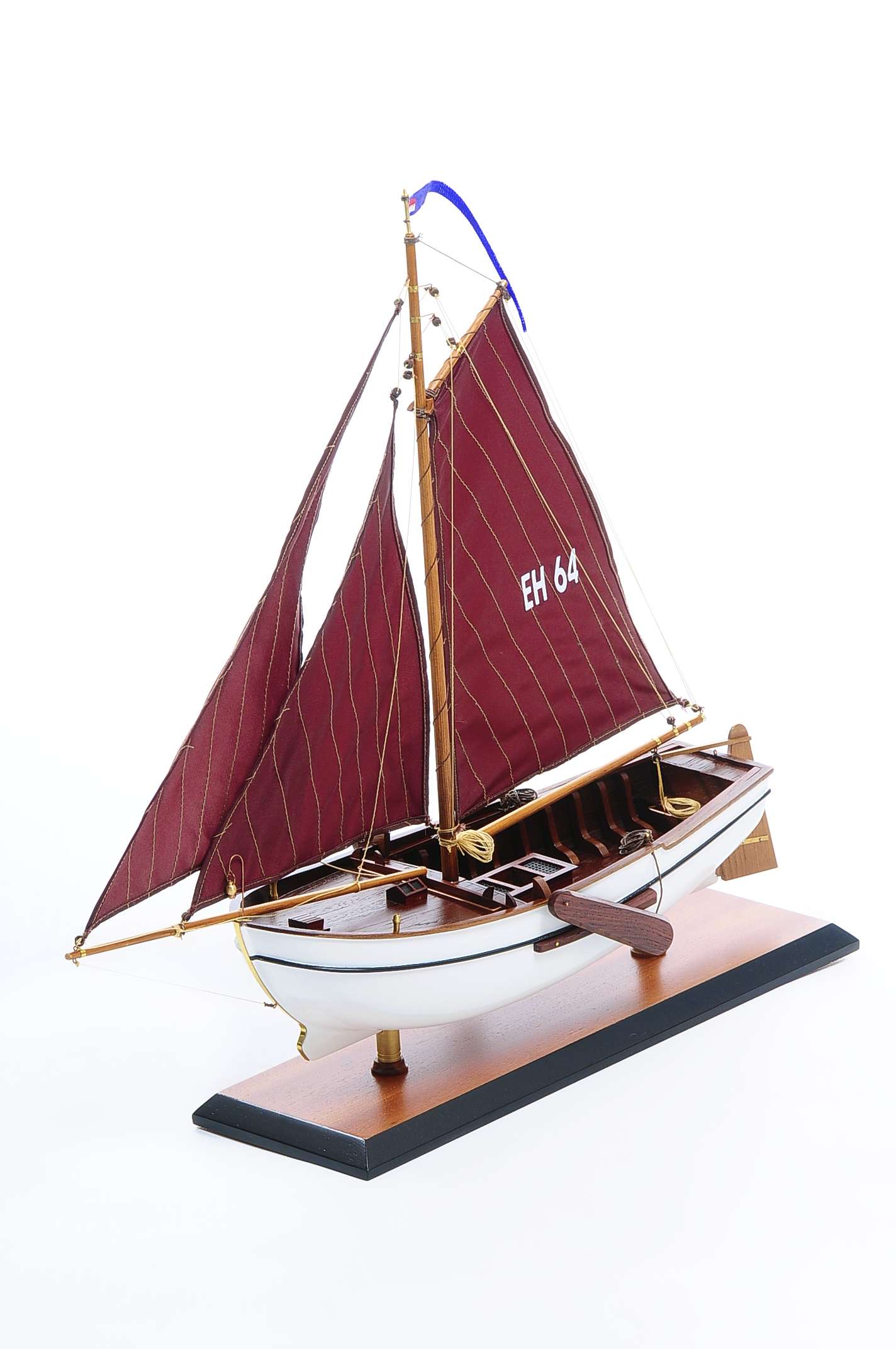 1432-4570-Dutch-Marker-Roundbow-Model-Boat
