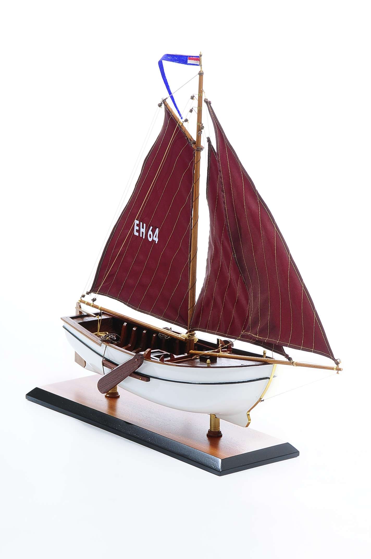 1432-4571-Dutch-Marker-Roundbow-Model-Boat