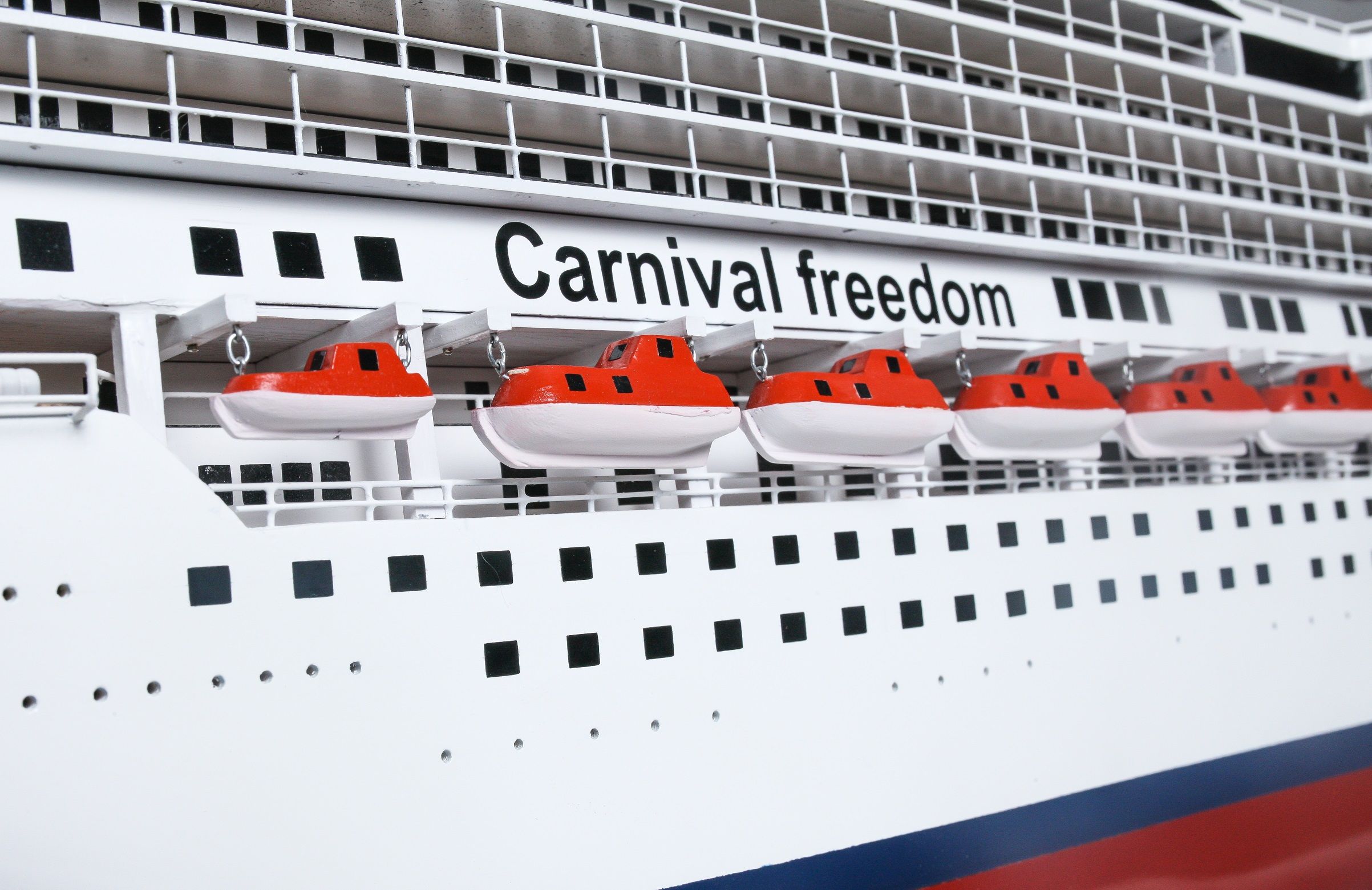 1526-9155-Carnival-Freedom-Cruise-Vessel-Model-Boat
