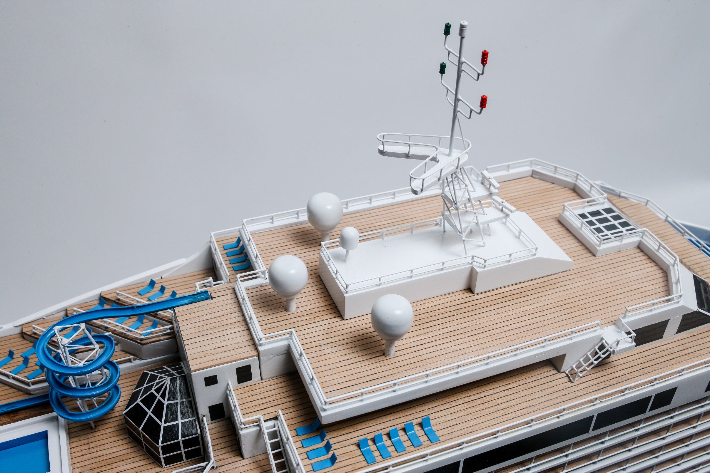 1526-9161-Carnival-Freedom-Cruise-Vessel-Model-Boat