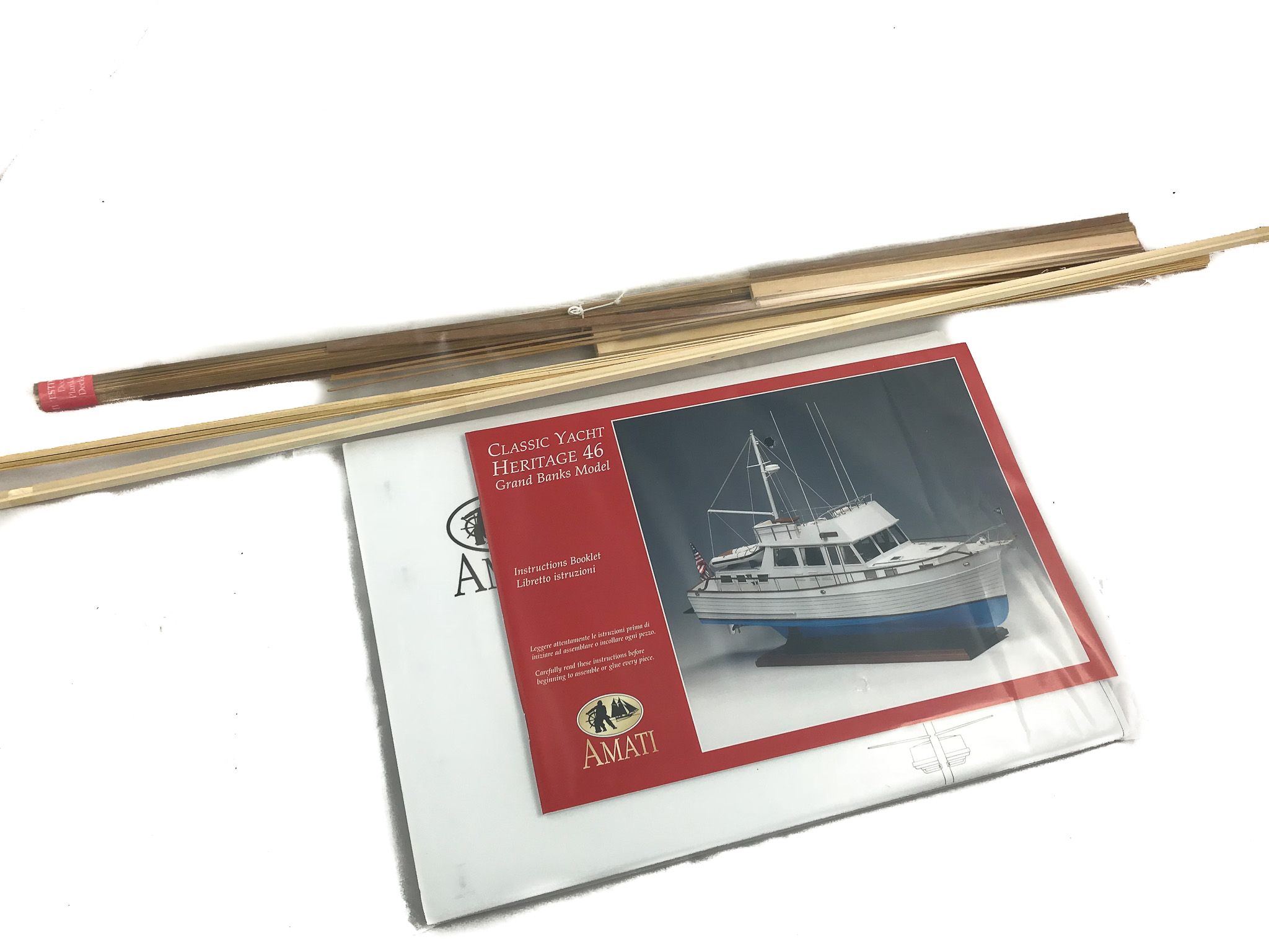 1635-12623-Grand-Banks-Model-Yacht-Kit-Amati-1607