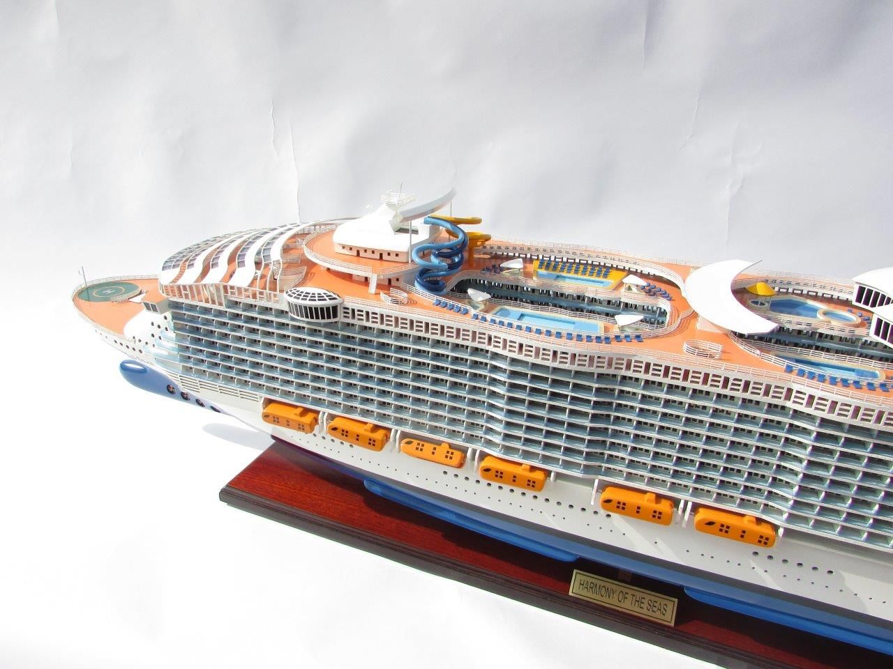 1784-10035-Harmony-of-the-Seas-Model-Ship