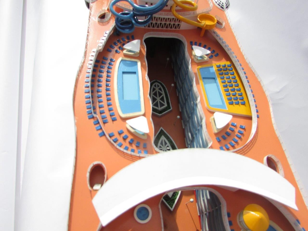 1784-10039-Harmony-of-the-Seas-Model-Ship