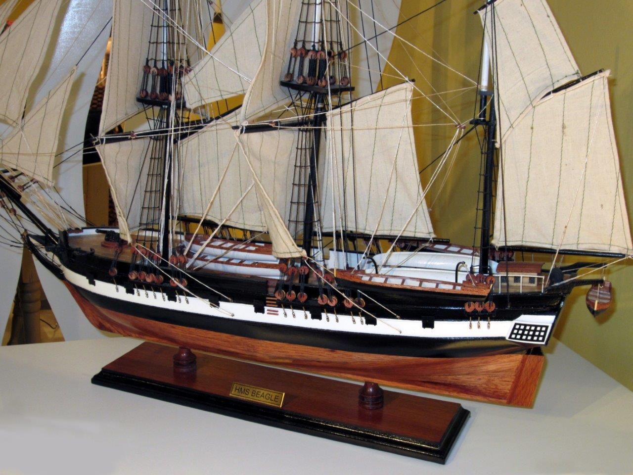 1824-10704-HMS-Beagle-Model-Ship-Standard-Range