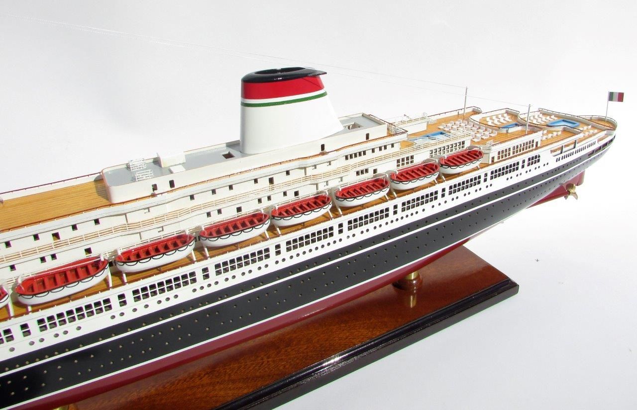 2050-12126-SS-Leonardo-Da-Vinci-Black-Red-Hull-ship-model