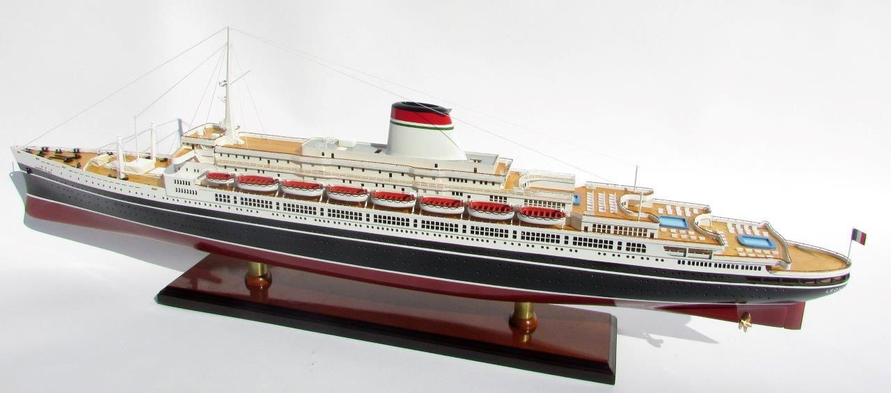 2050-12127-SS-Leonardo-Da-Vinci-Black-Red-Hull-ship-model