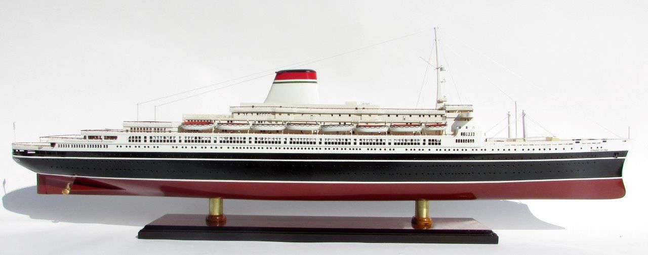 2050-12130-SS-Leonardo-Da-Vinci-Black-Red-Hull-ship-model