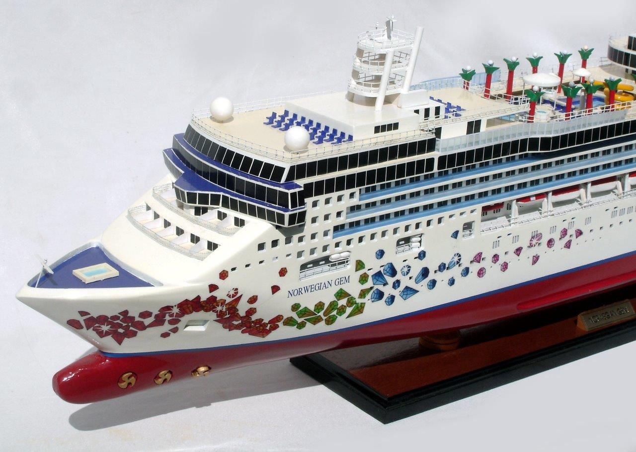 2080-12343-Norwegian-Gem-Ship-Model
