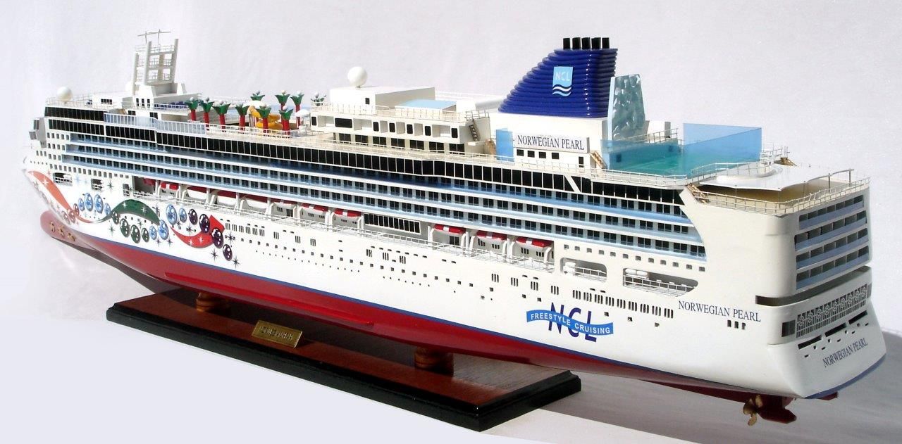 2083-12363-Norwegian-Pearl-Model-Ship