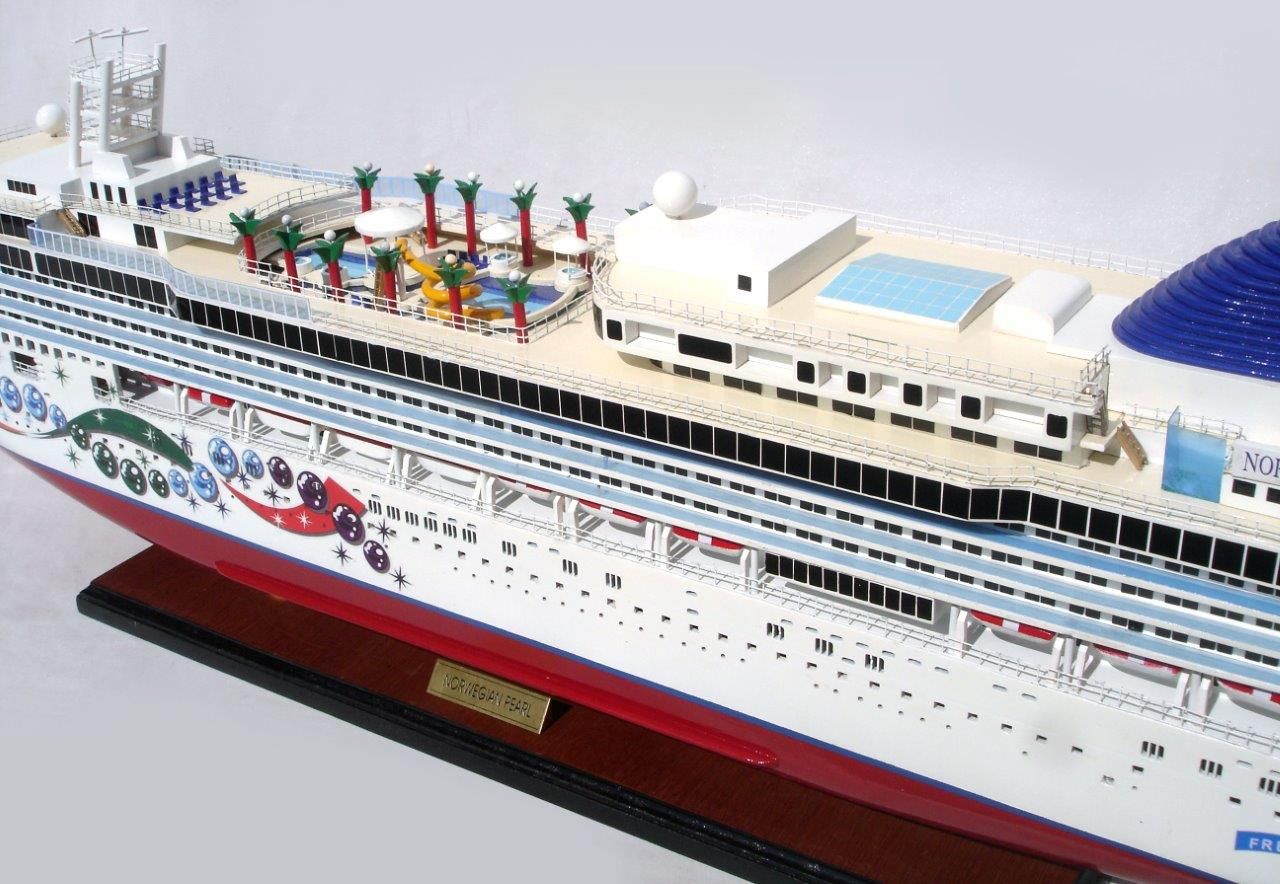2083-12366-Norwegian-Pearl-Model-Ship