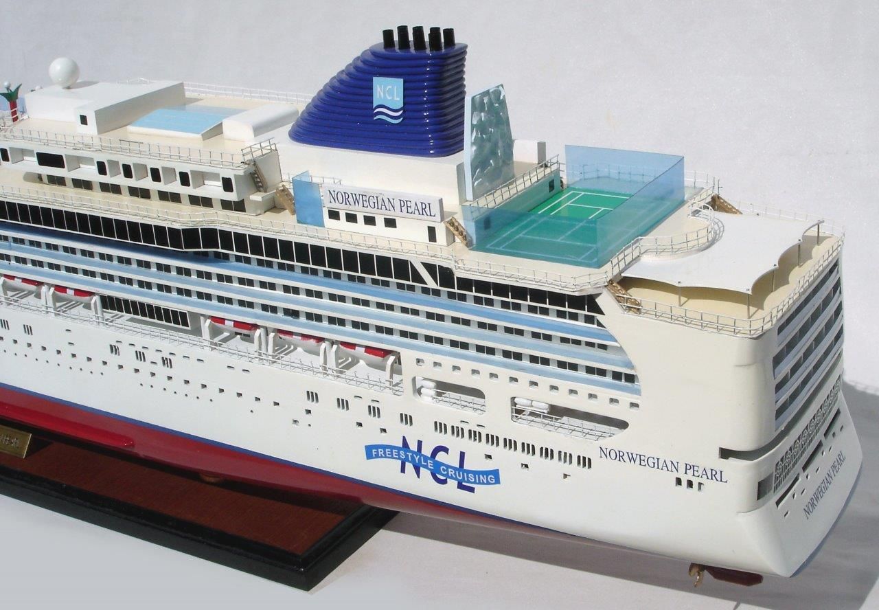 2083-12367-Norwegian-Pearl-Model-Ship