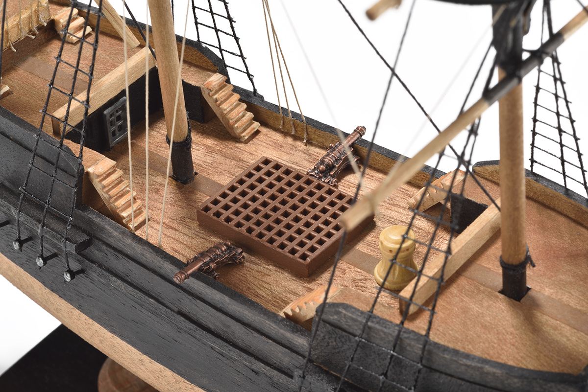 2507-14257-Pirate-Ship-Model-Boat-Kit-60001
