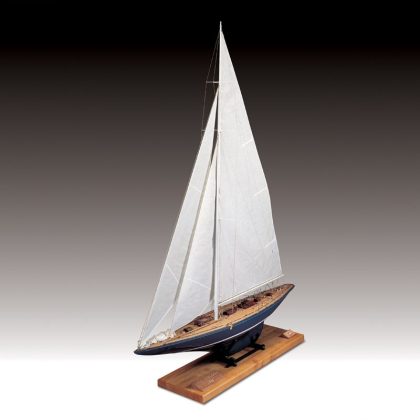 Endeavour Yacht Model Boat Kit - Amati