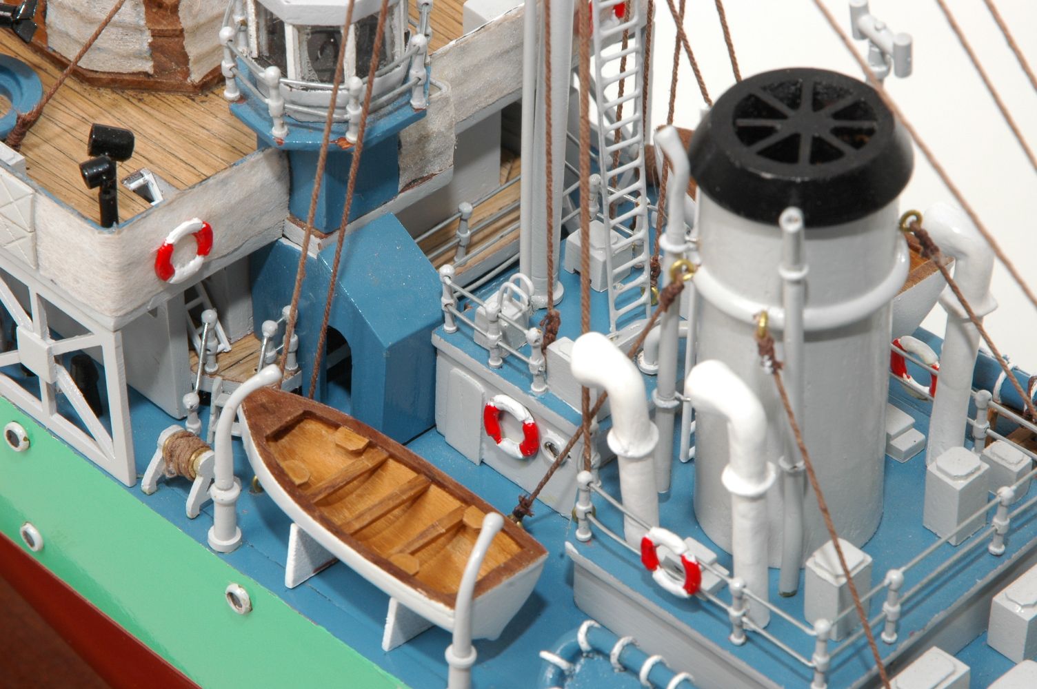 473-8722-Montbretia-Model-War-Ship