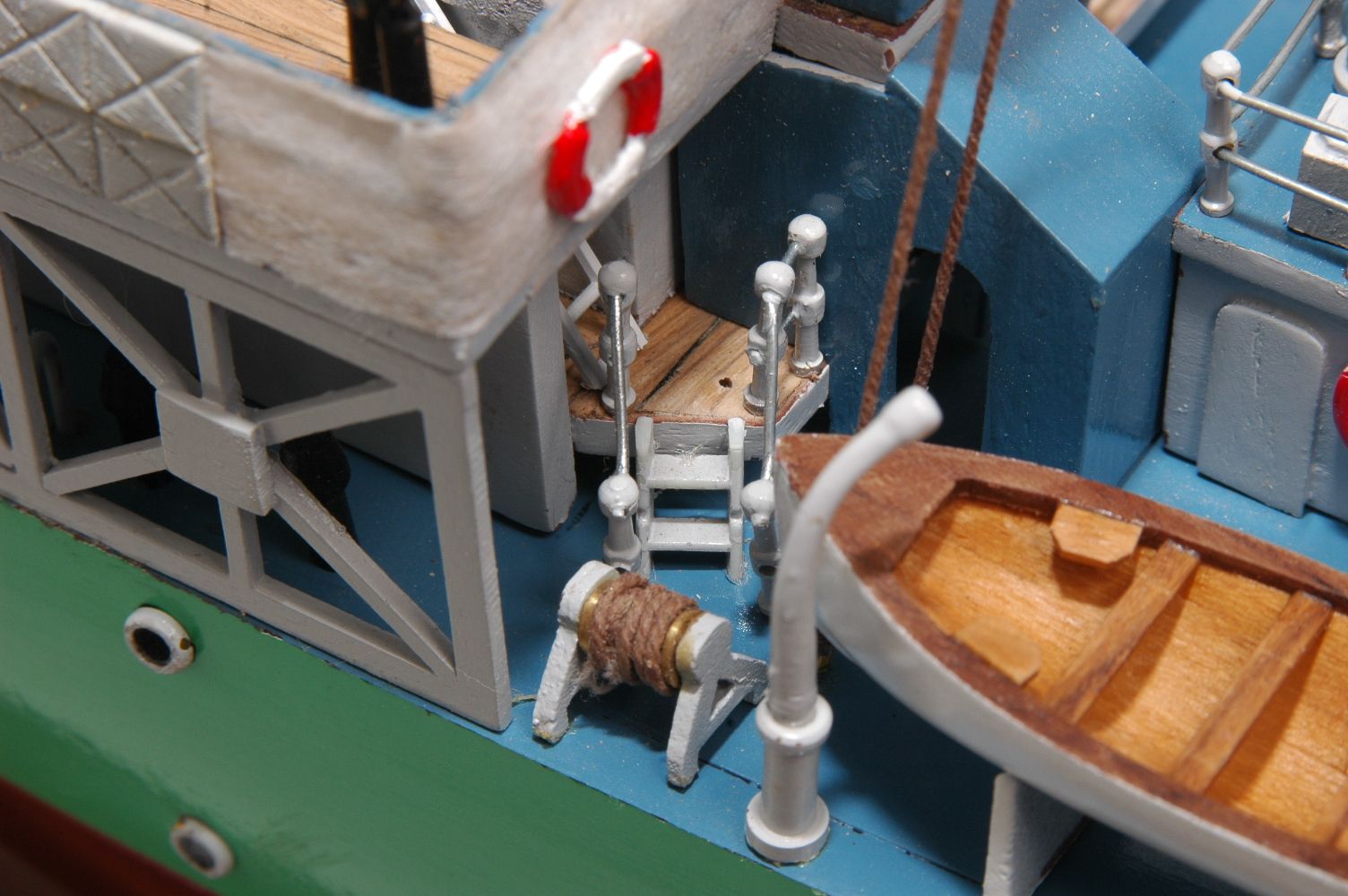 473-8728-Montbretia-Model-War-Ship