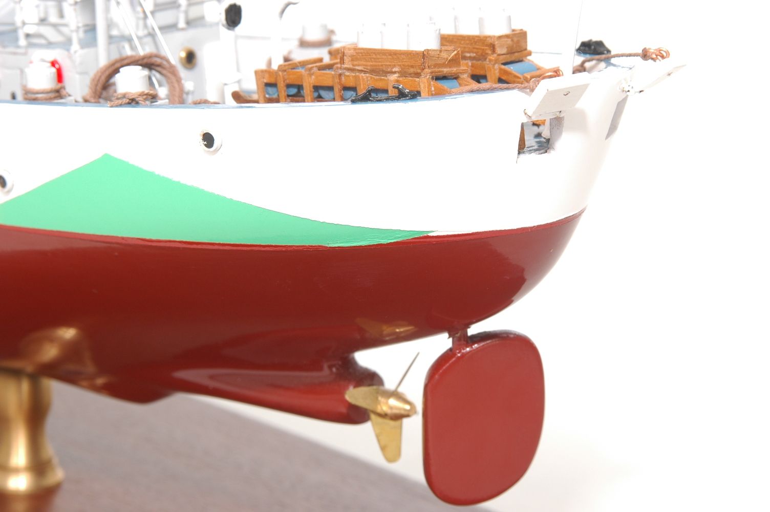 473-8729-Montbretia-Model-War-Ship