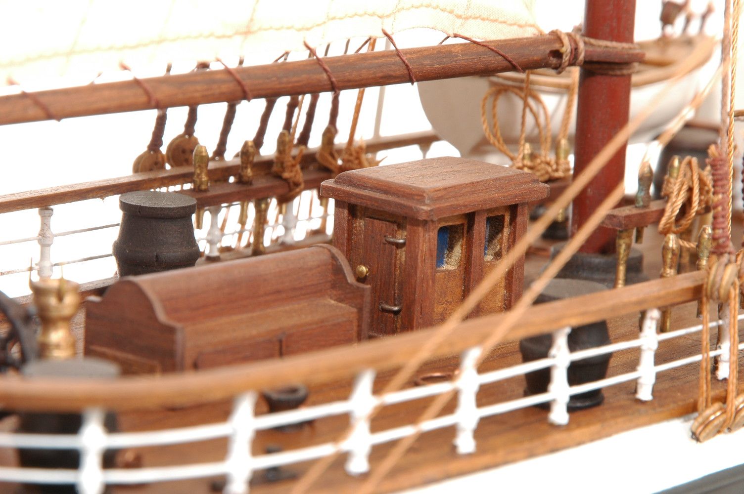 573-7232-Dunedin-Model-Ship-Premier-Range