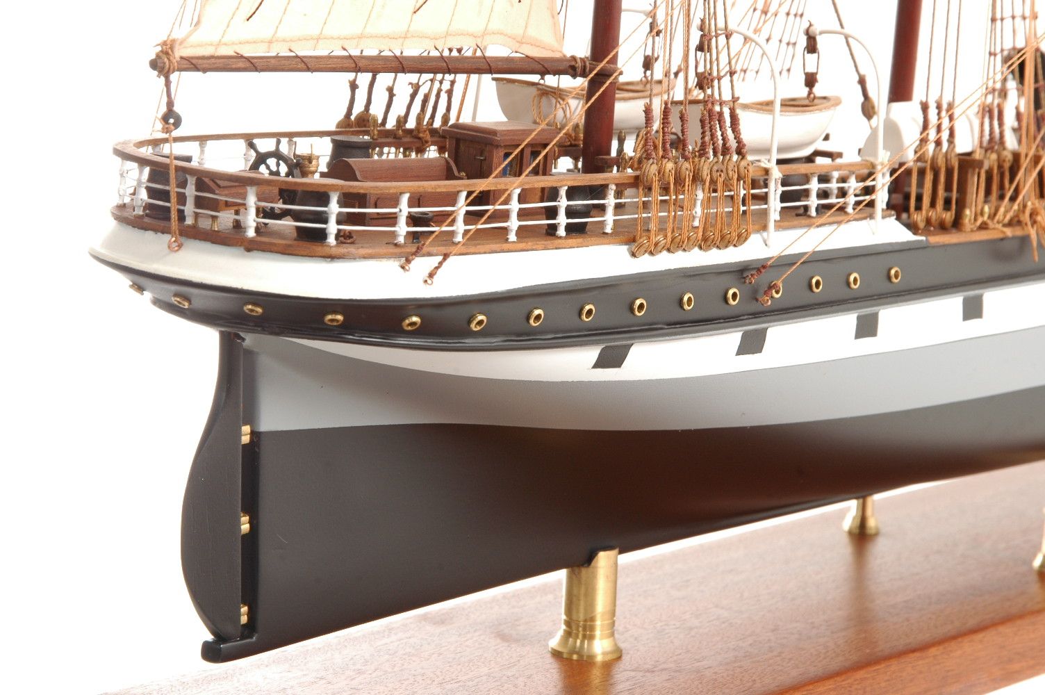 573-7233-Dunedin-Model-Ship-Premier-Range