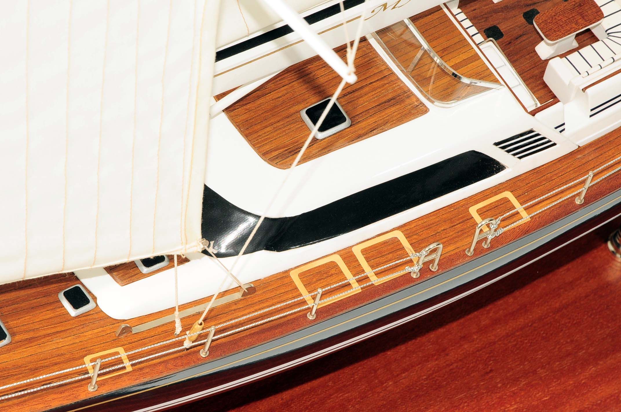 709-6077-Mystery-Model-Yacht