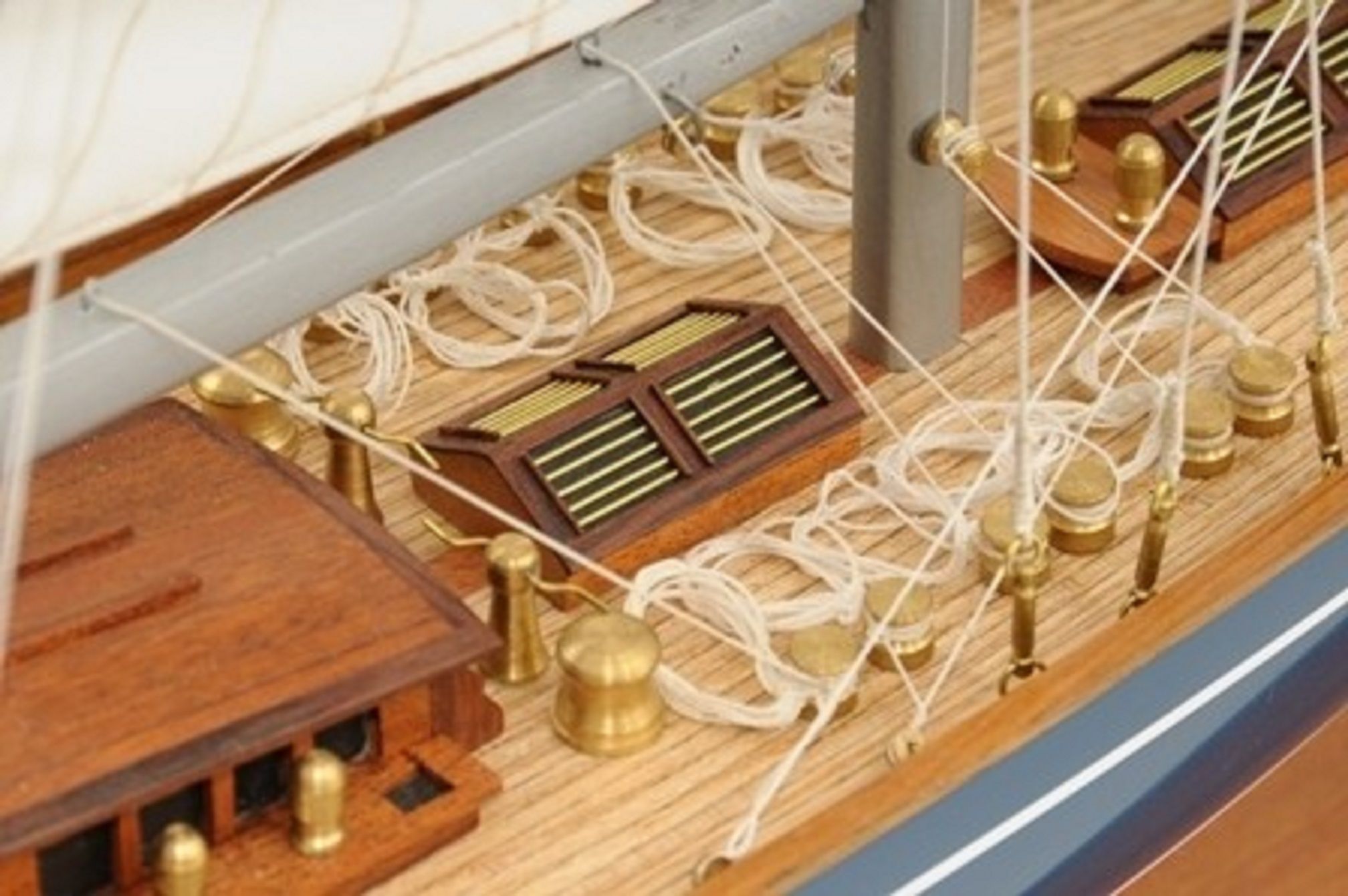 768-7712-Velsheda-Model-Yacht-Premier-Range