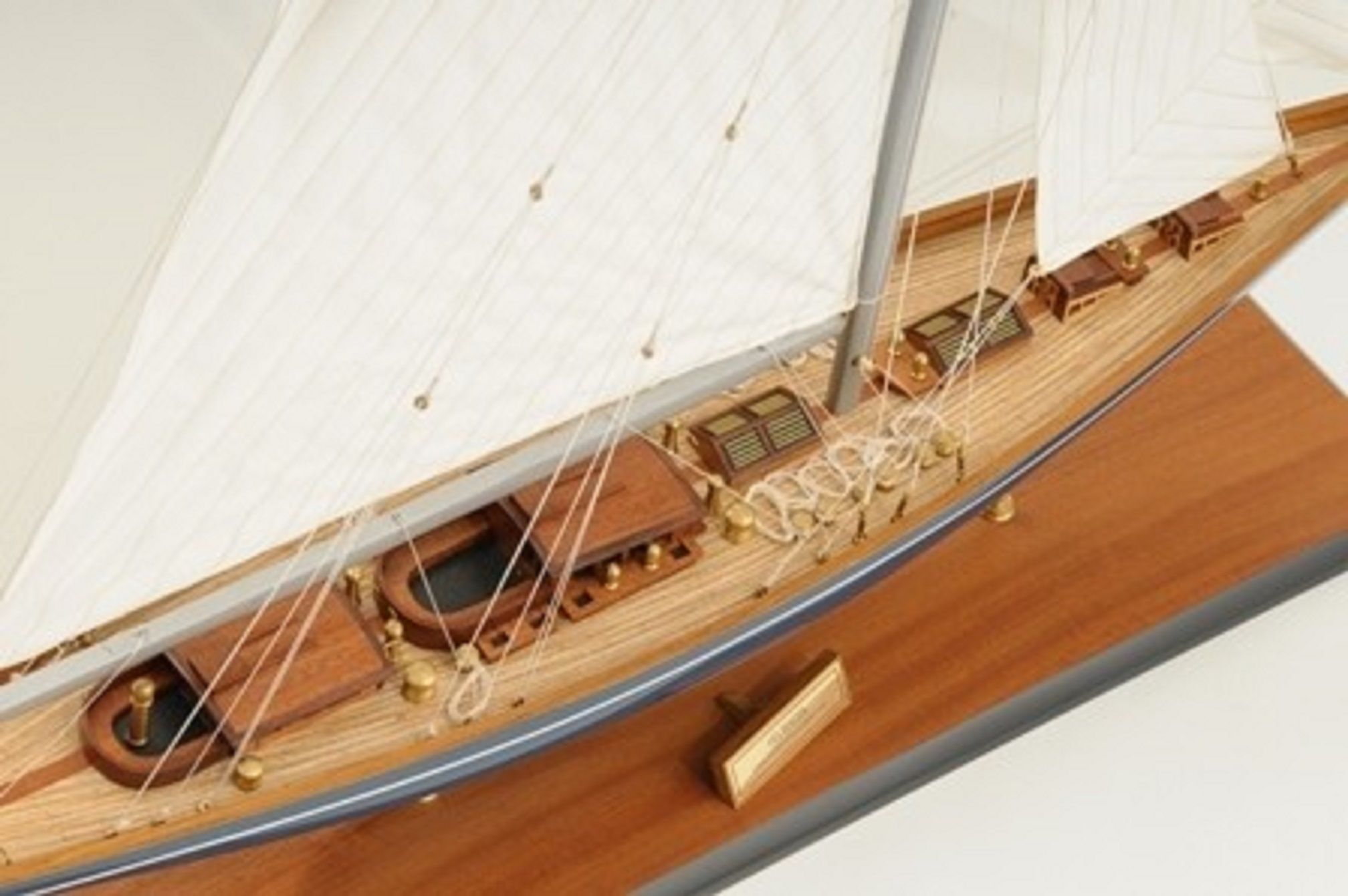 768-7713-Velsheda-Model-Yacht-Premier-Range
