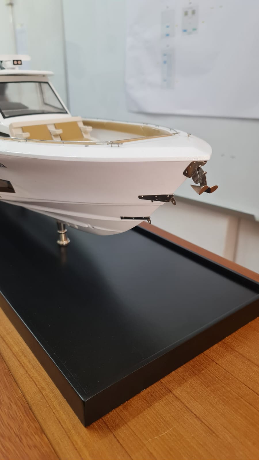 Boston-Whaler-420-14