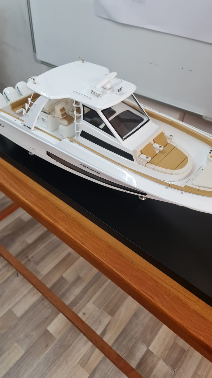 Boston-Whaler-420-16