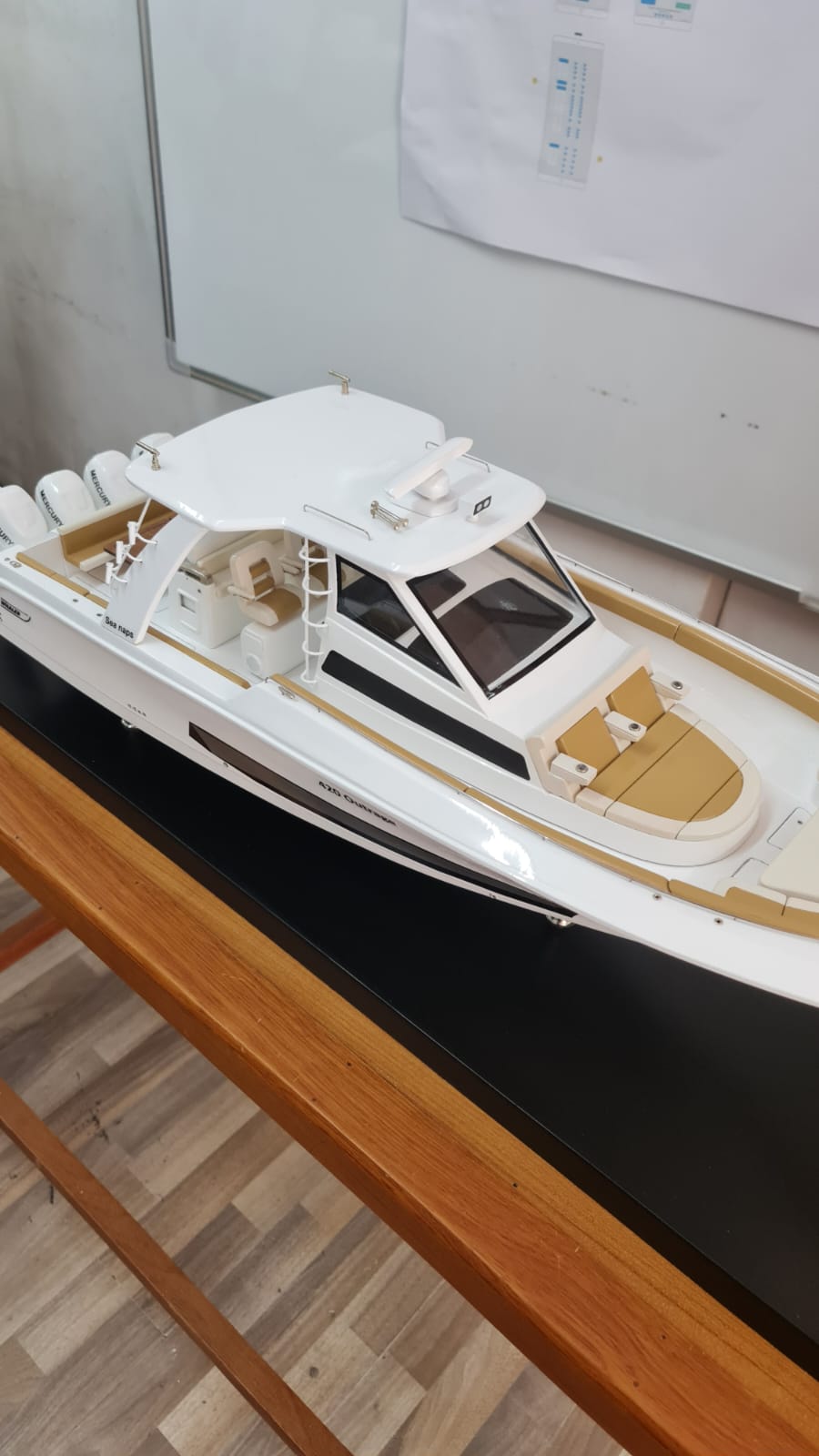 Boston-Whaler-420-18