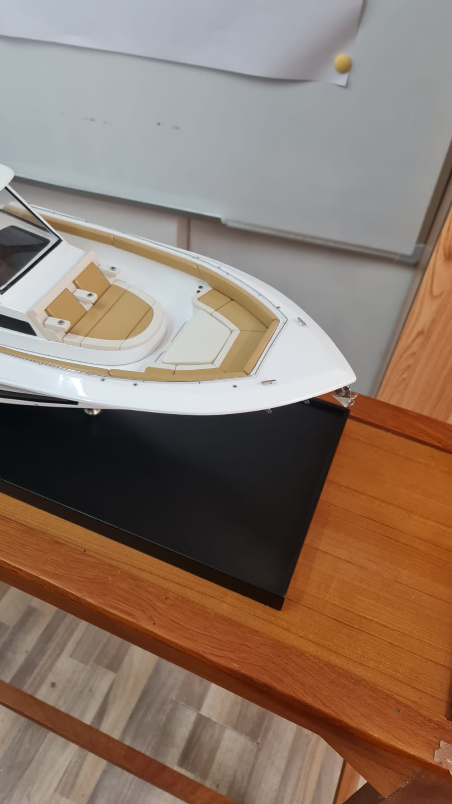 Boston-Whaler-420-19