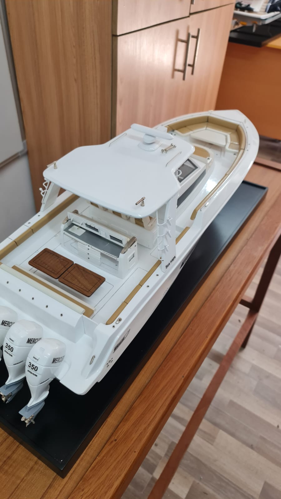 Boston-Whaler-420-23